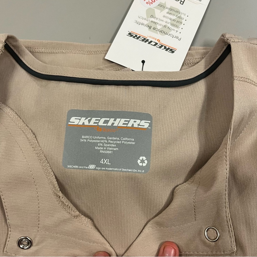 NWT Sketchers Khaki Button Up Scrub Jacket Multiple Sizes - Picture 11 of 12